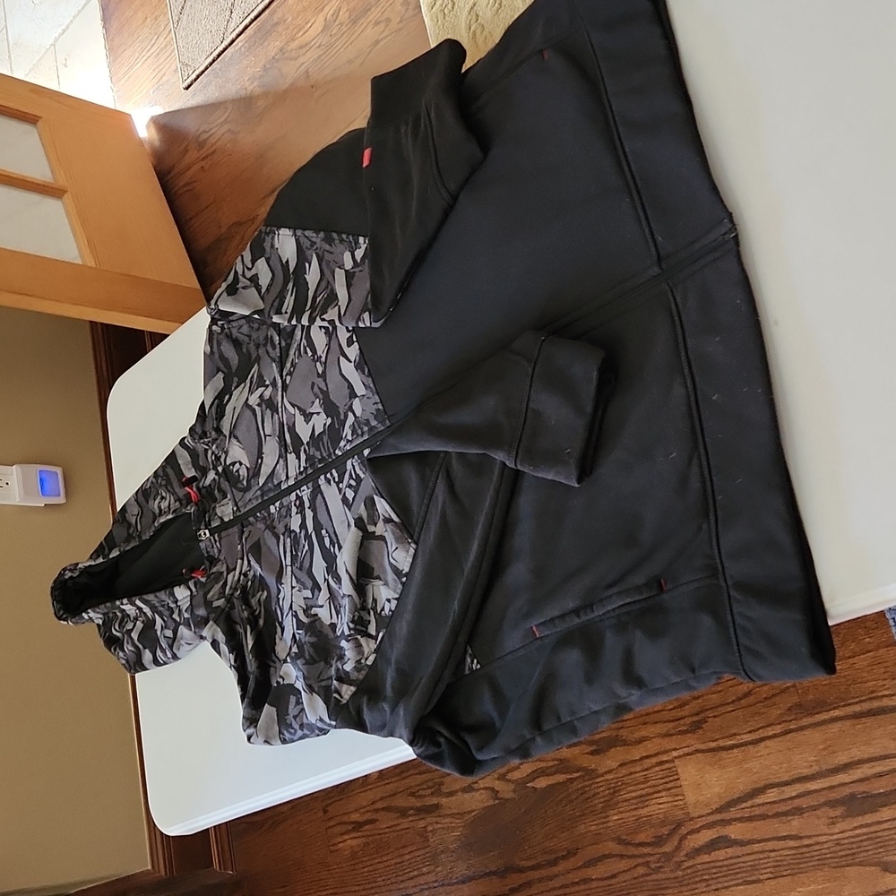 Sweatshirt - Picture 2 of 5